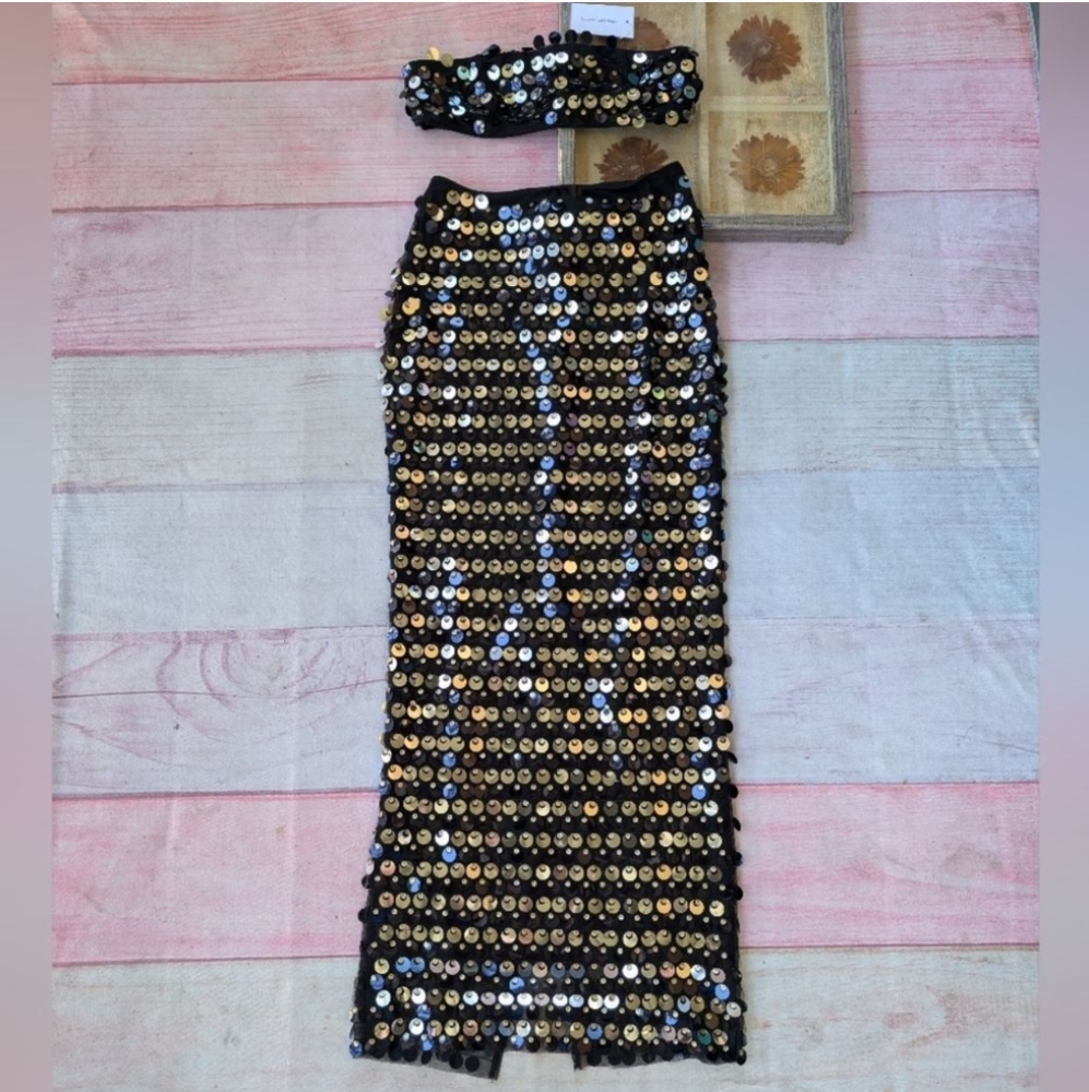 NWT Lovers + Friends Black/Silver Sequin 2 Pc Skirt Set Bandeau Top Maxi Skirt M - Picture 4 of 11